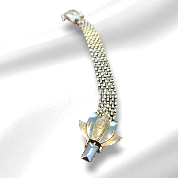 Rare Find,1960,Vintage & Charming Gold Tone Bracelet Basket Wave - Picture 5 of 10